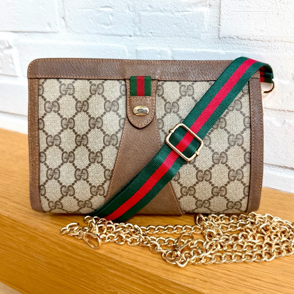 Gucci Authentic Vintage Monogram Sherry Line Clutch / Crossbody Bag